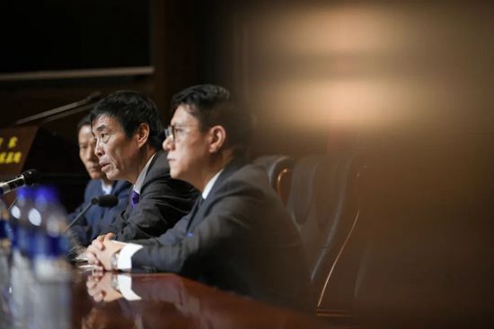 欧美香蕉大胸在线视频观看